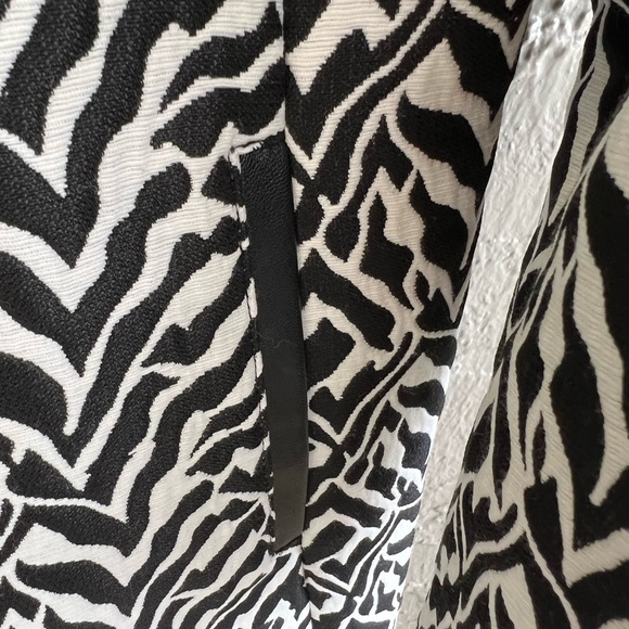 Chico's Black and White Geometric Blazer - Picture 3 of 8